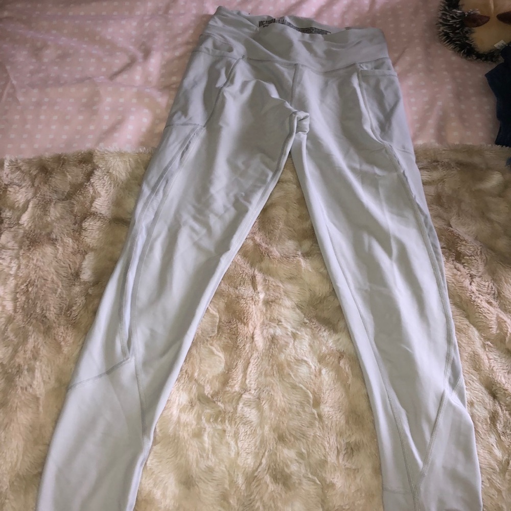 Victoria Secret Essential leggings 7/8 length